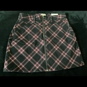 Cute plaid mini skirt (junior size )